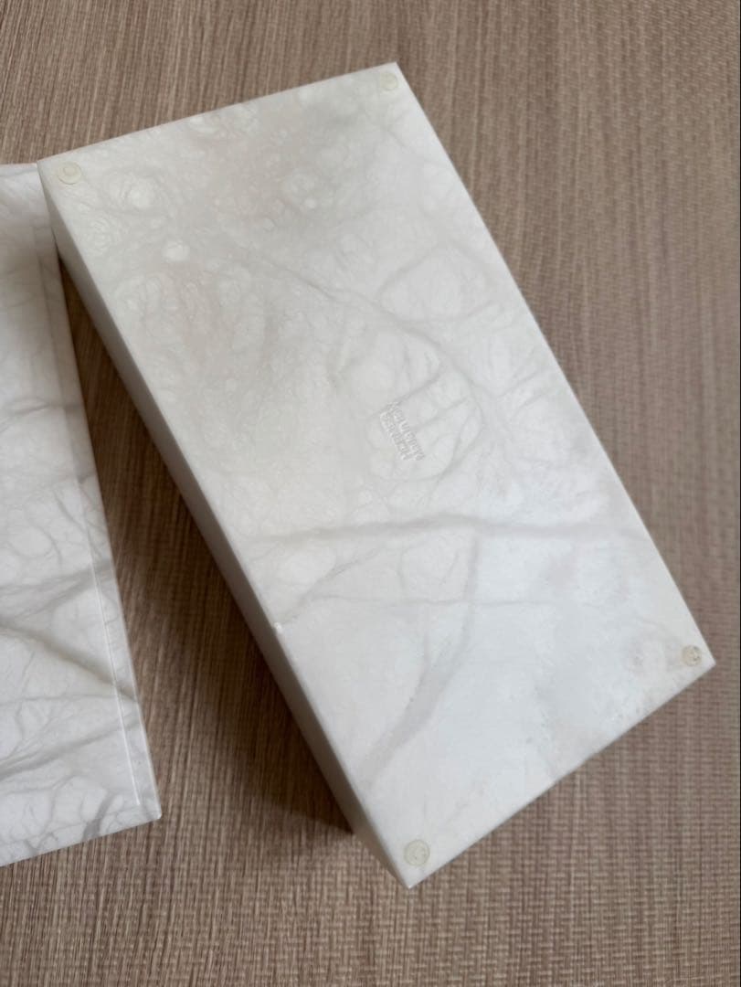 エルメスのテッシュケース　44800円