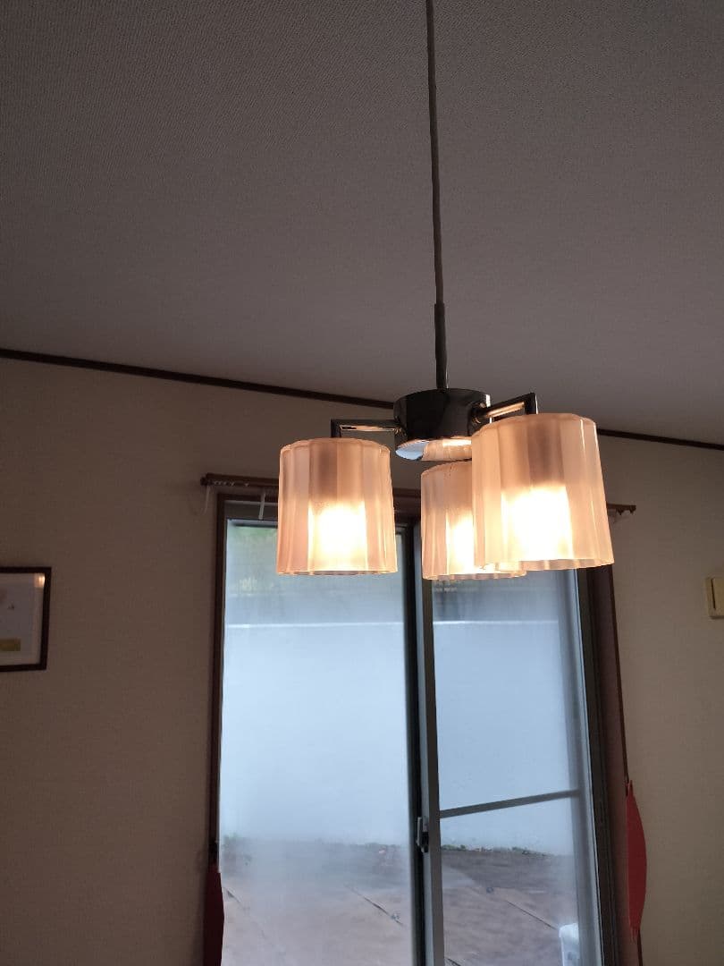 リブデザインシャンデリア