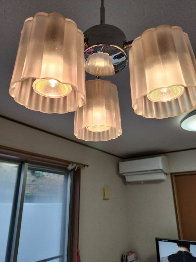 リブデザインシャンデリア