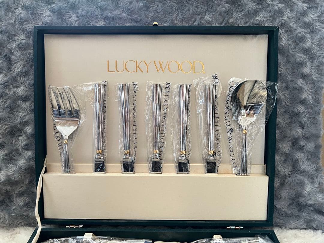 ラッキーウッド　カトラリーセット　エメラルド（金彩） ディナーセット〈33本〉