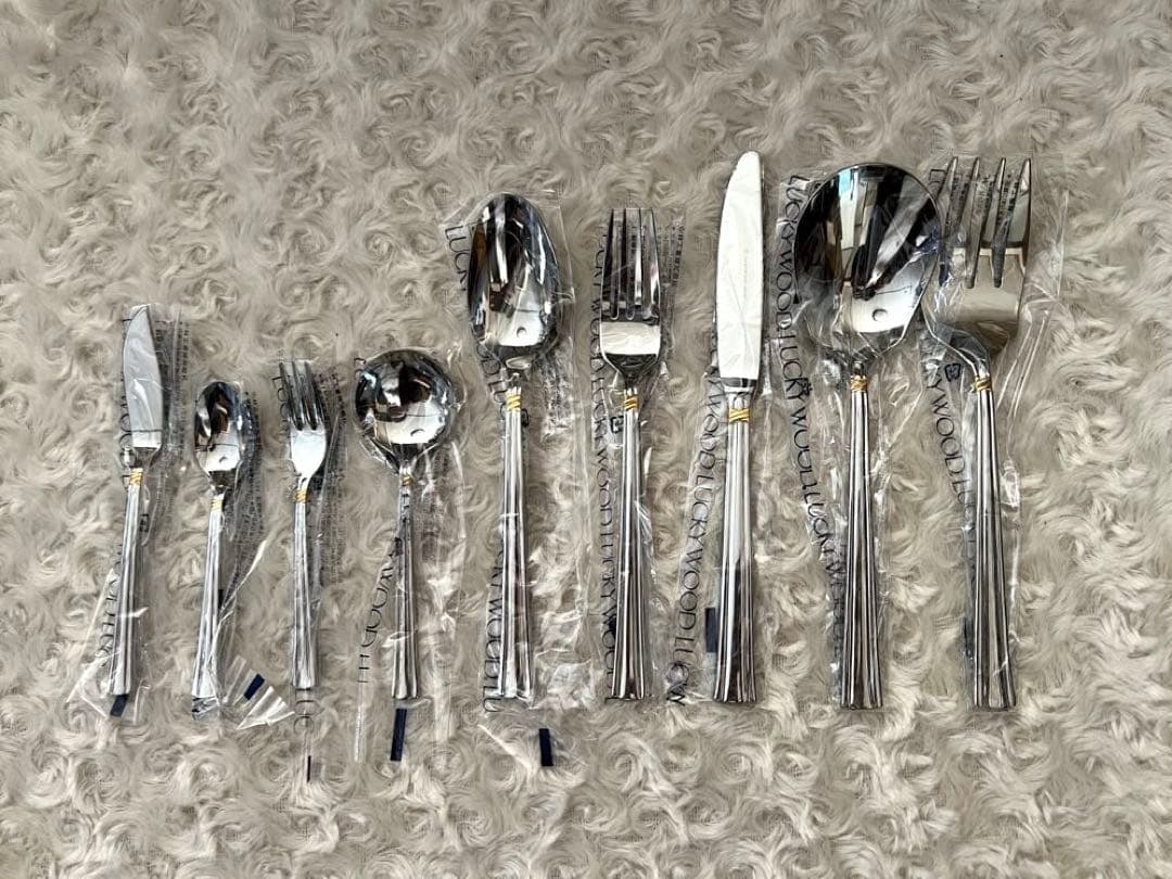 ラッキーウッド　カトラリーセット　エメラルド（金彩） ディナーセット〈33本〉