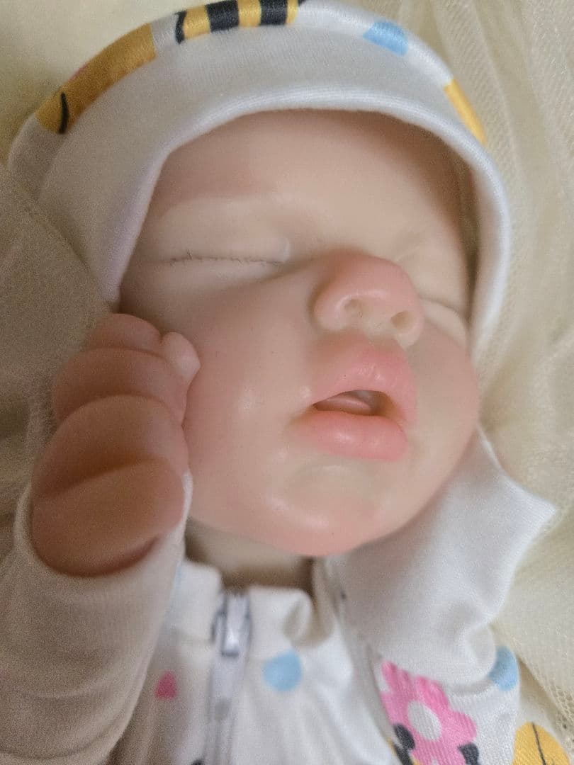 最終値下げです。シリコンリボーンドール女の子