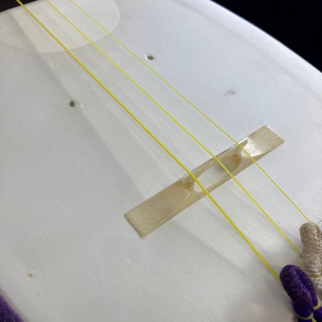 地唄三味線か（細竿）インド紅木 金細 綾杉銅 天然糸巻 - メルカリ