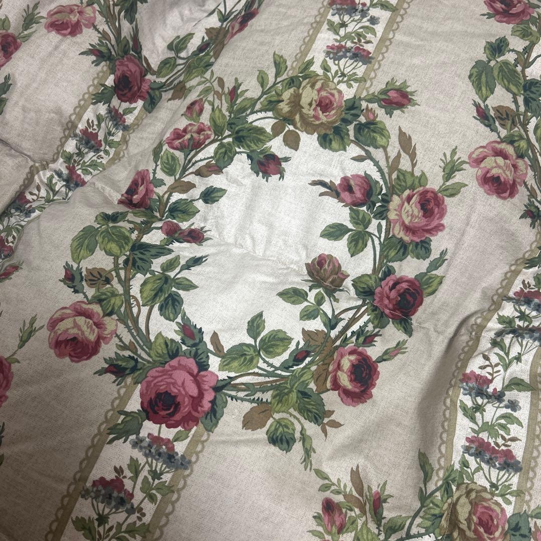 まみ　西川　掛け布団　ふとん　羽毛　花柄　1.4㎏