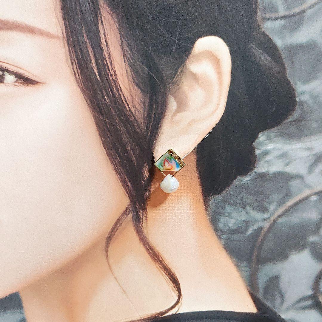 【1212】マーブルスクエアと鈴ビーズのピアス／イヤリング