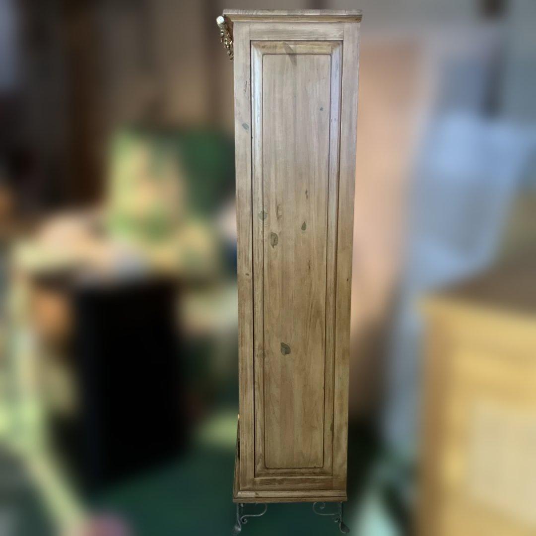 アンティーク調 フレンチシャビー 木製シェルフ カップボード