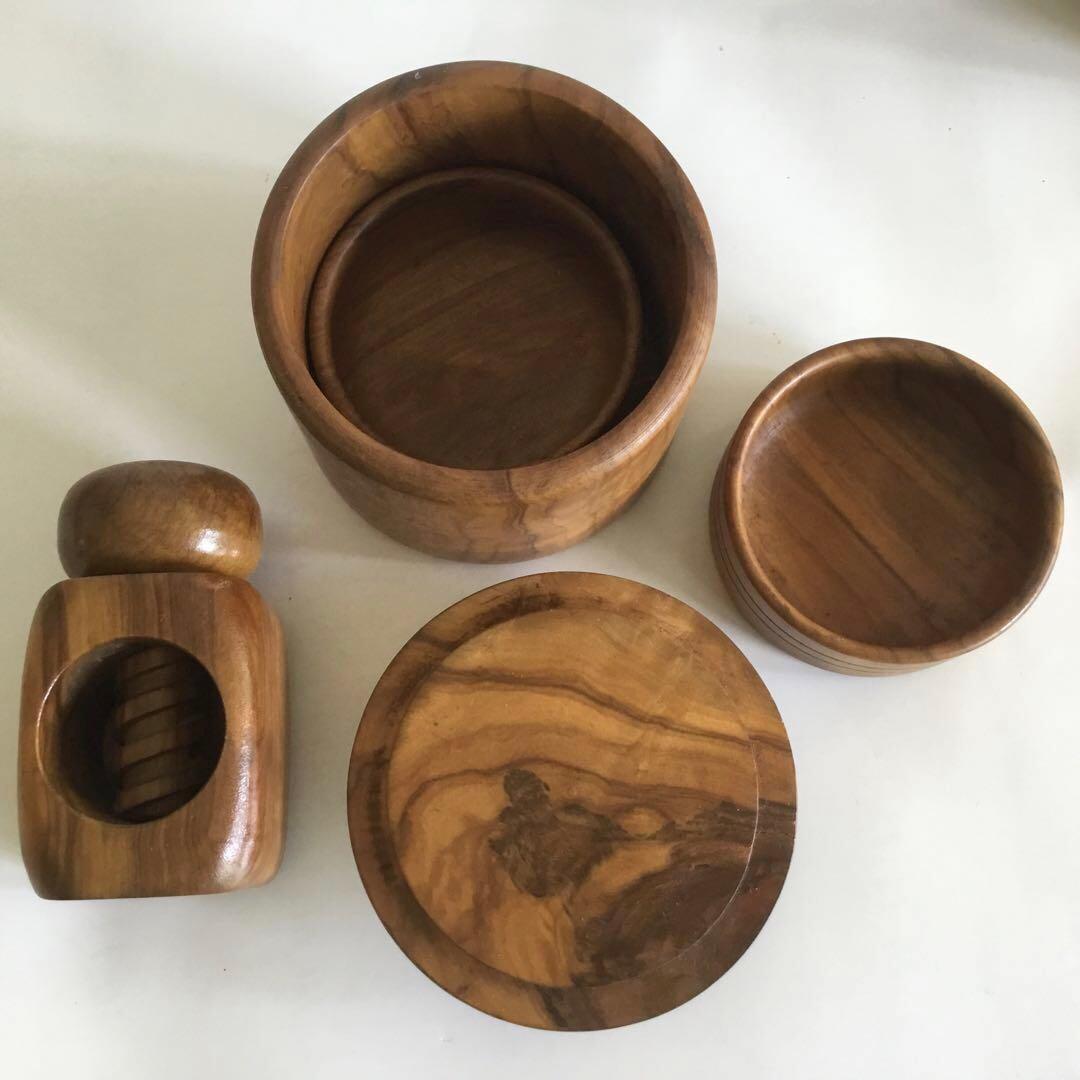 Oliv art 胡桃割り　蓋付き容器　小皿２個　計４点　ヴィンテージ