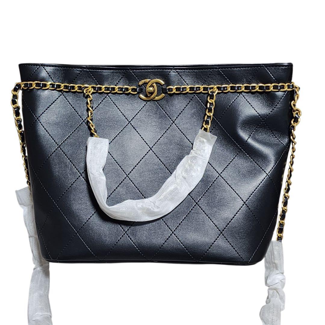 CHANEL　　キルティング　ゴールドチェーン