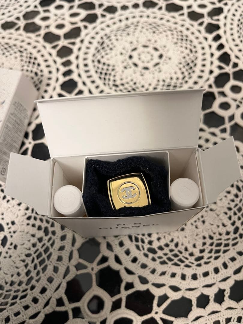 シャネル N°5 オードゥ パルファム パース スプレイ コメット（特別限定品）