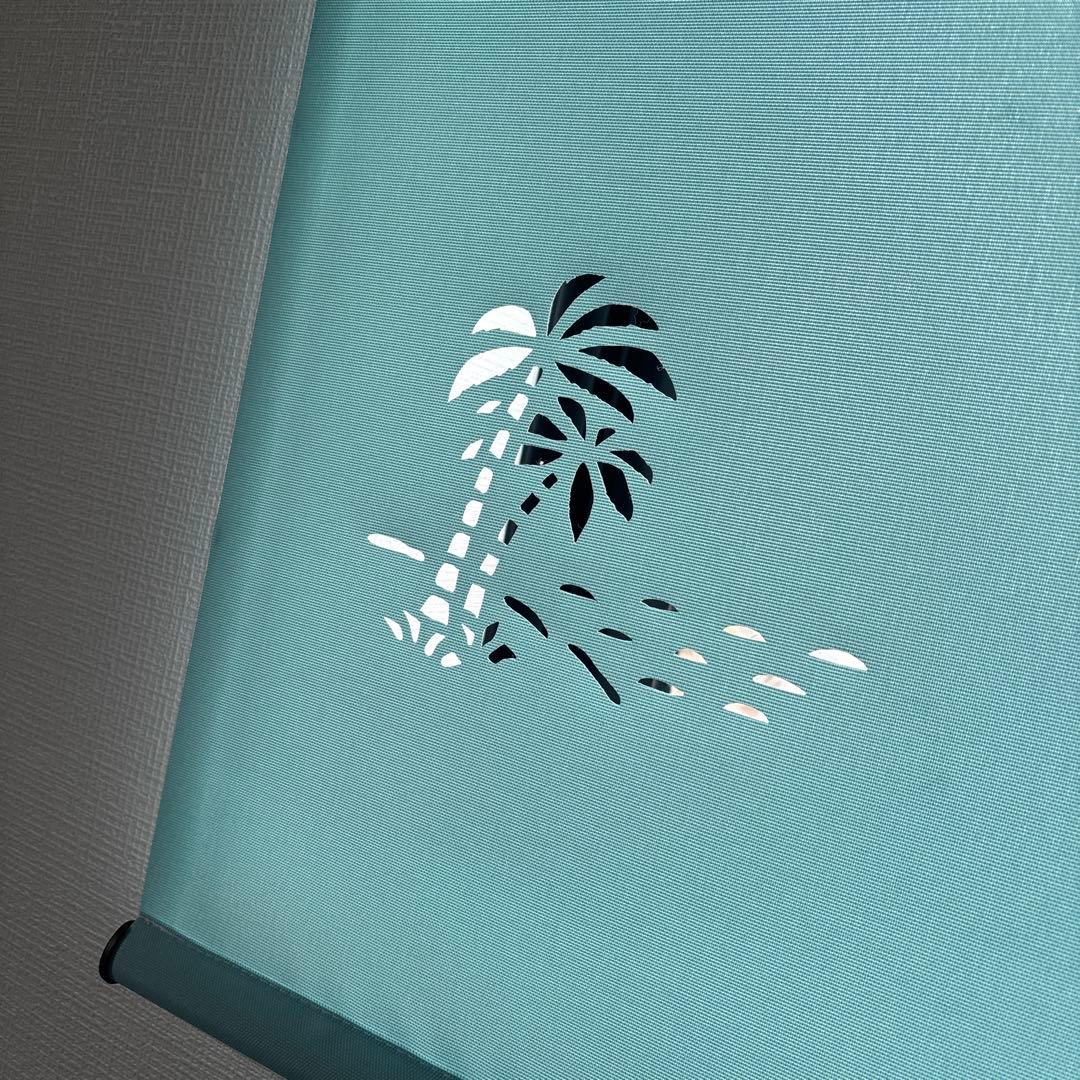 水色 ロールスクリーン ヤシの木 サーフボード