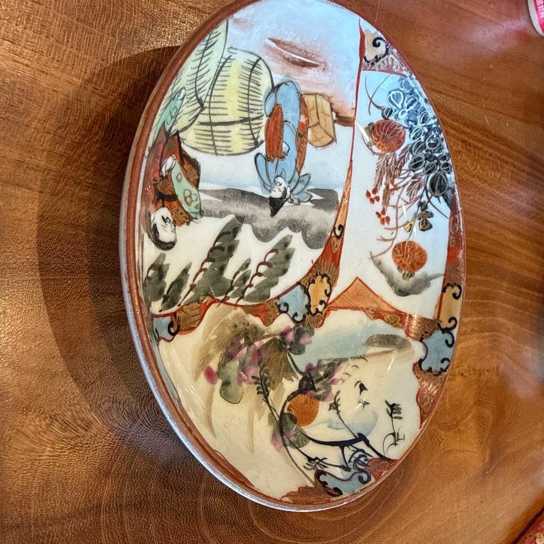 九谷焼　赤絵人物画　丸皿