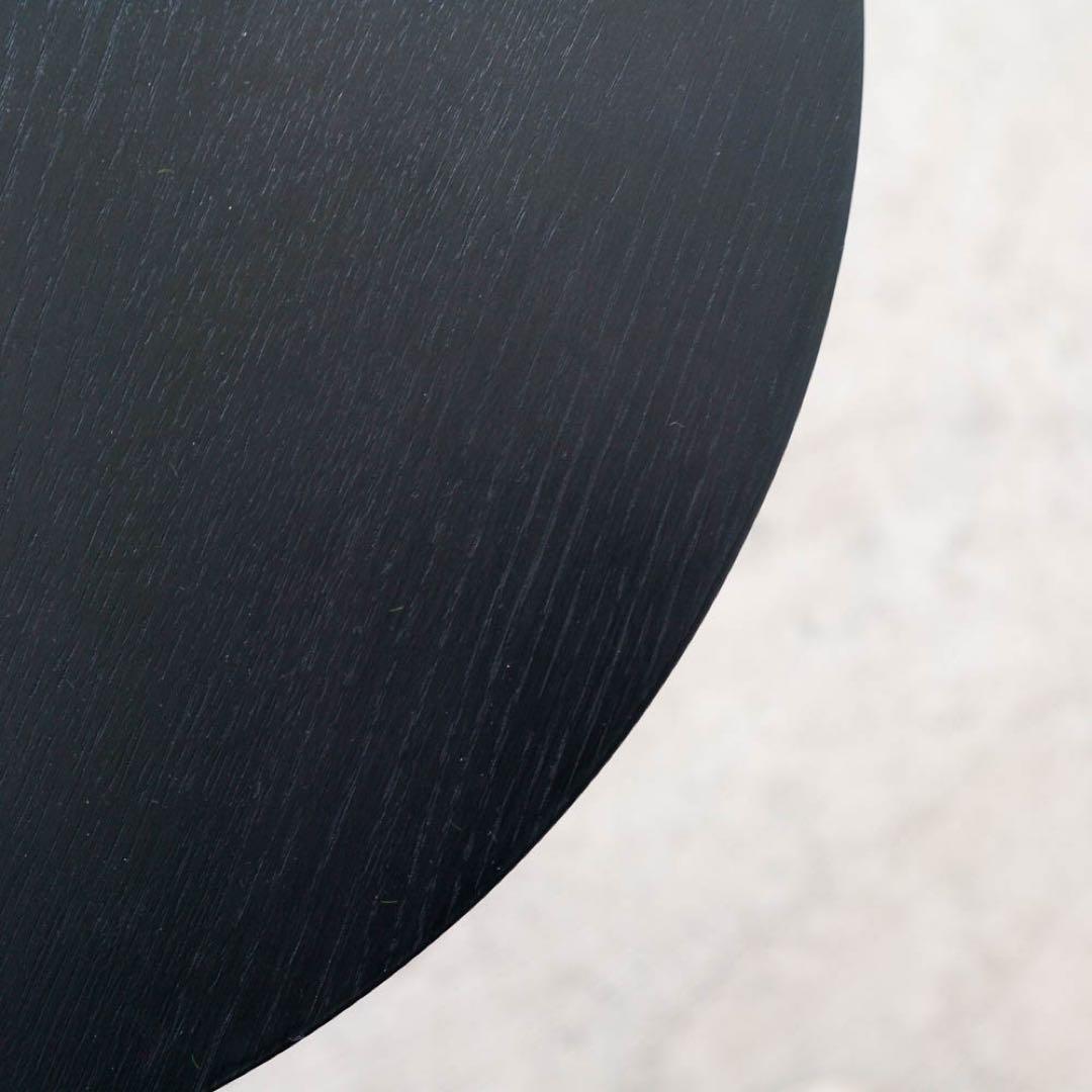 黒の円形サイドテーブル 3本脚