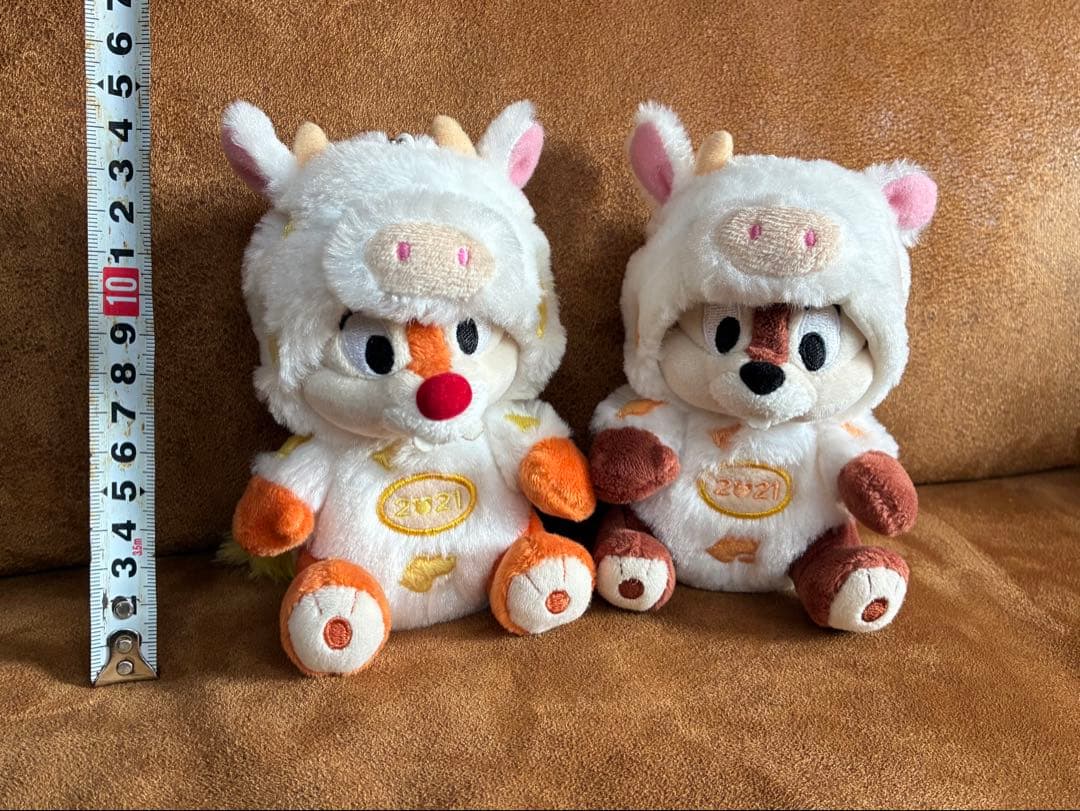 干支 丑年 牛 ぬいぐるみバッジ チップとデール ディズニーランド 2021