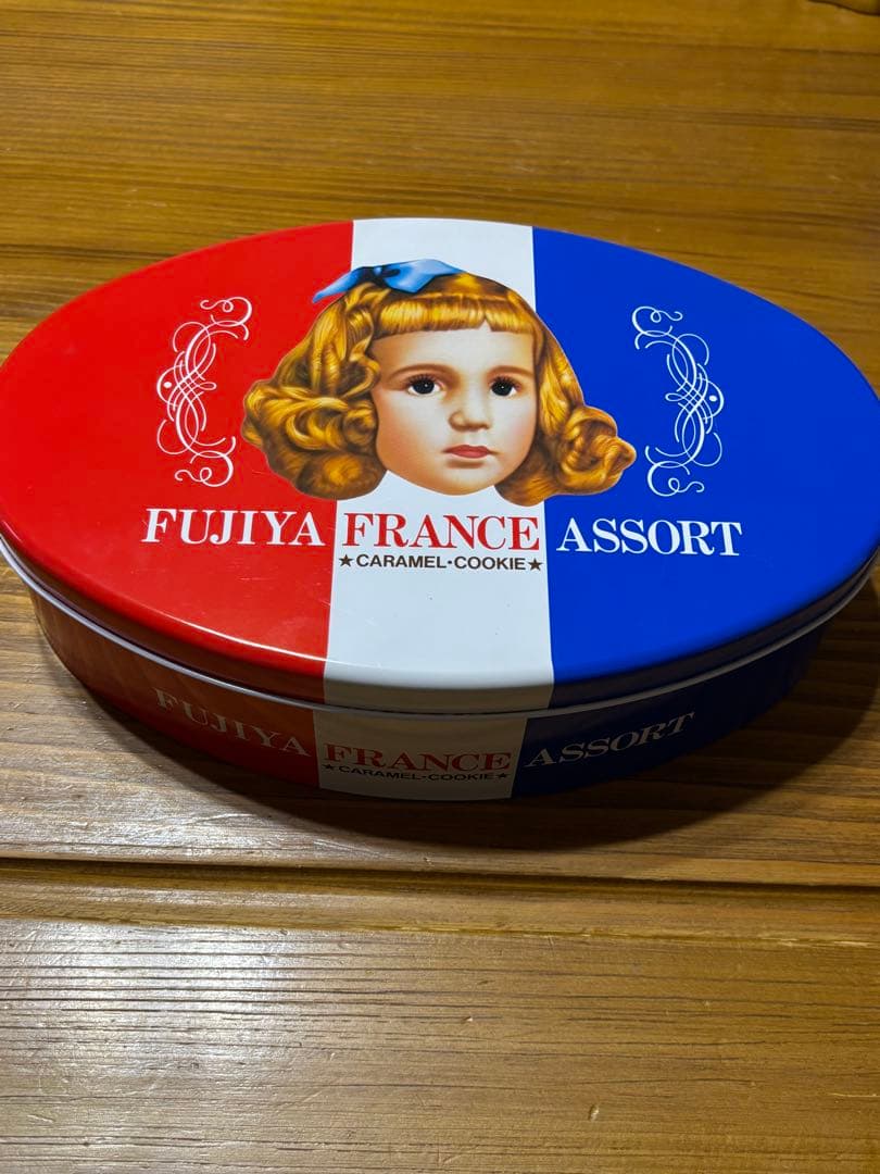 レア』FUJIYA FRANCE ASSORT キャラメルクッキー缶 不二家 - メルカリ