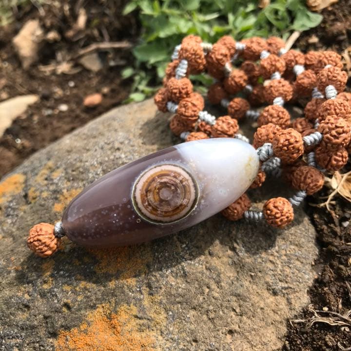 ゴビ石−856 ゴビ瑪瑙　眼石　『金瞳』パワースートン