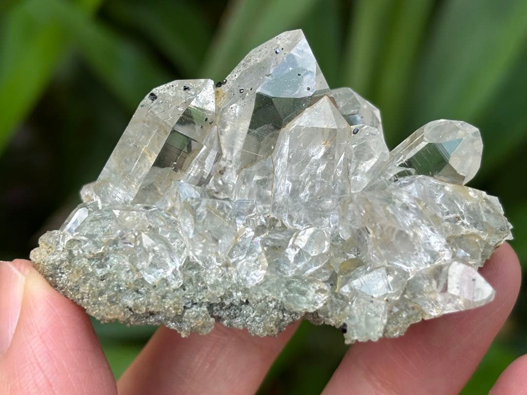 インド　マニハール水晶クラスター　クローライト　アテナース付き　73g ヒマラヤ