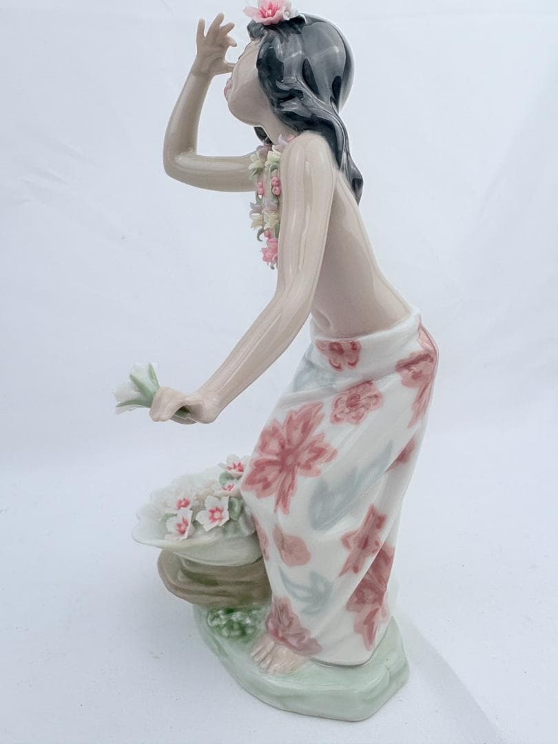 リヤドロ LLADRO 1478 アロハ 廃盤 希少 ハワイ限定　花　レイ　少女