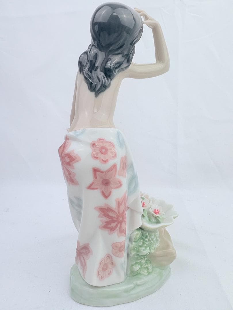 リヤドロ LLADRO 1478 アロハ 廃盤 希少 ハワイ限定　花　レイ　少女