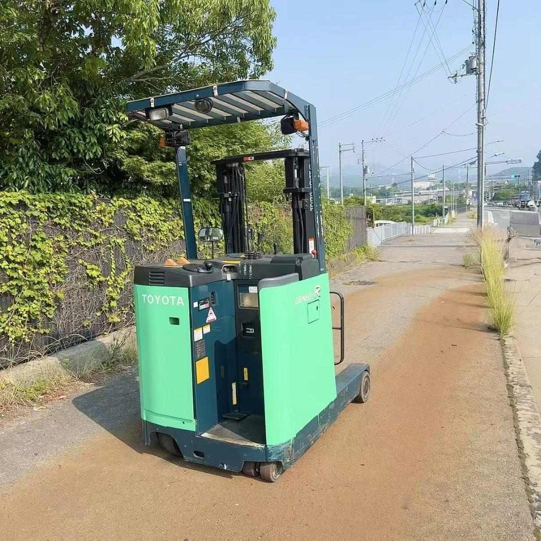 トヨタ電動フォークリフト7FBR15揚高4500MM15552H(A297)