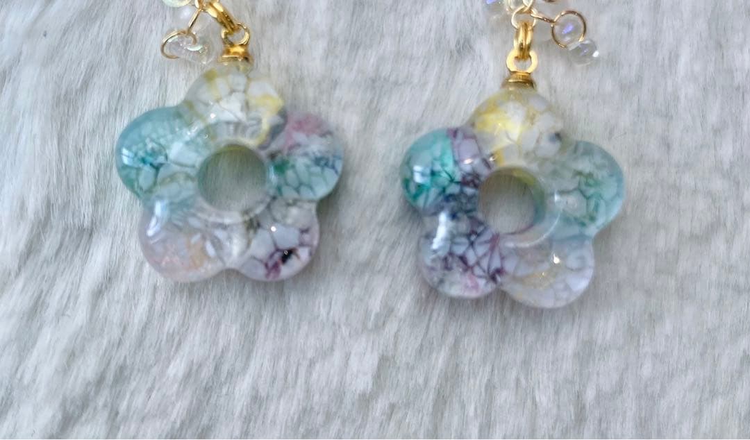 カラフル薔薇ビジュー♡花型リトルウッズ　ボタニカル　ピアス/イヤリング✩*॰¨