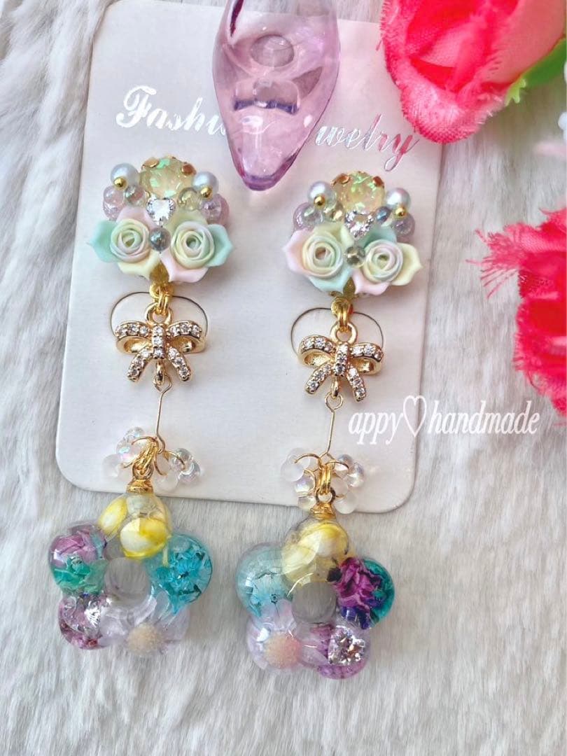 カラフル薔薇ビジュー♡花型リトルウッズ　ボタニカル　ピアス/イヤリング✩*॰¨