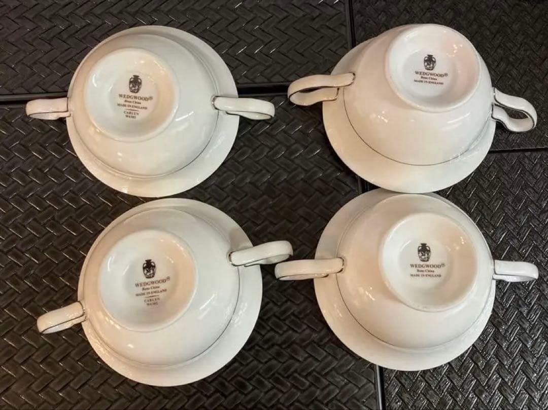 ウエッジウッド　黒壺　スープカップ 4個セット 白地 シルバーライン