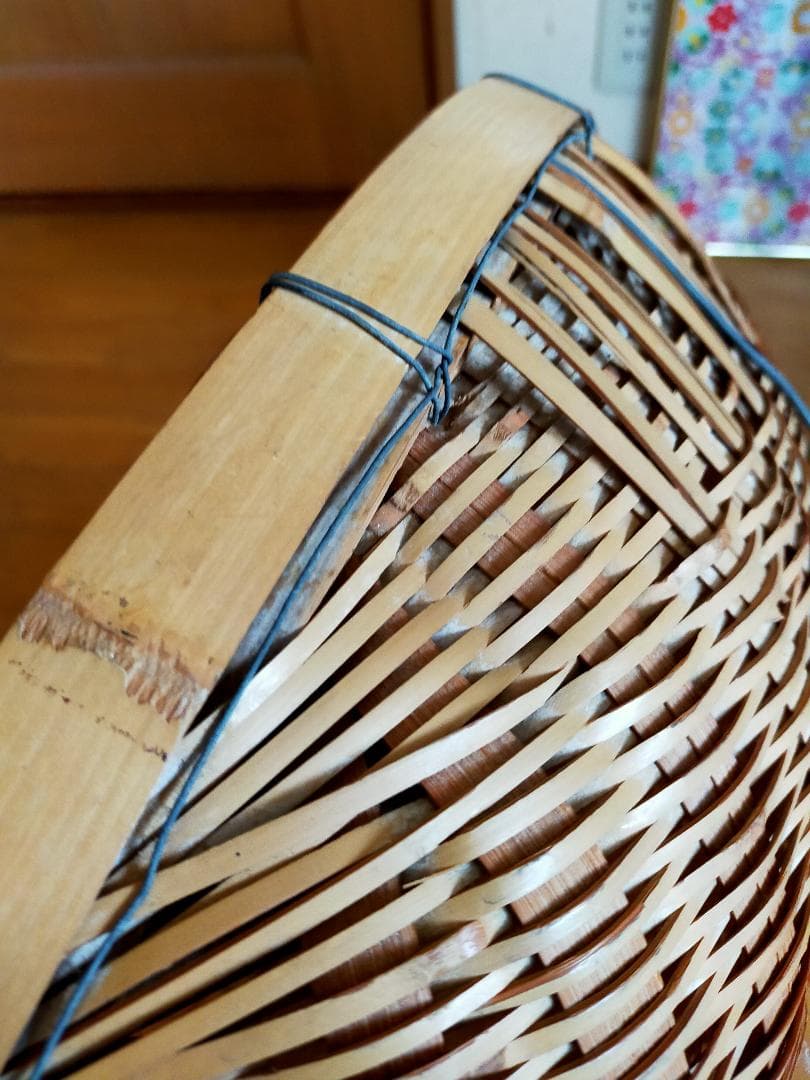 古い竹籠