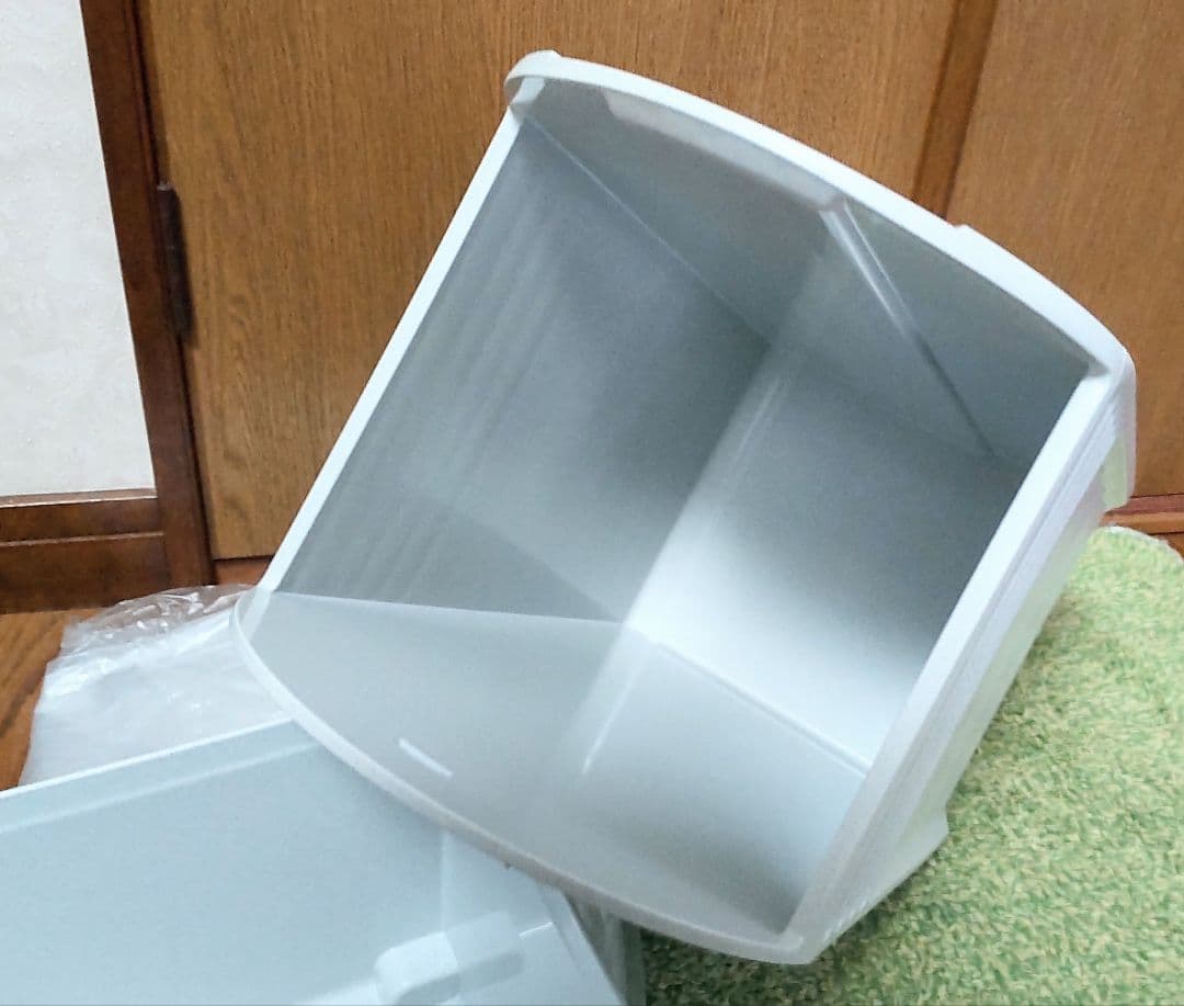 タッパーウェア　デイリーストッカー　キャスター付き