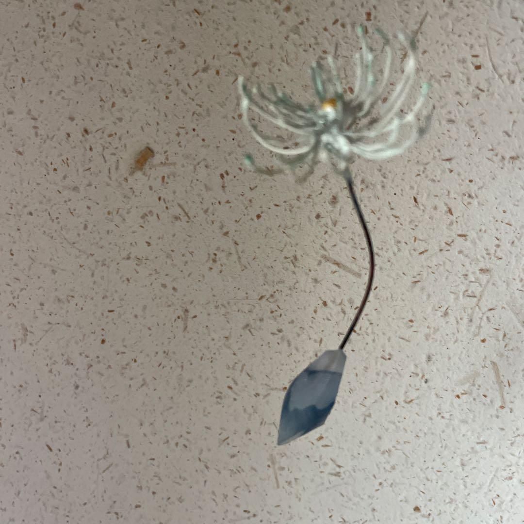 ガラス工芸　ガラス作家　安達知江　さん　たんぽぽの綿毛　タンポポ