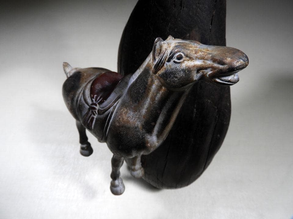 ●来年の干支 午 馬 瓢箪から駒 縁起物 古木の瓢箪 陶器の馬 壁掛け 縦47㎝