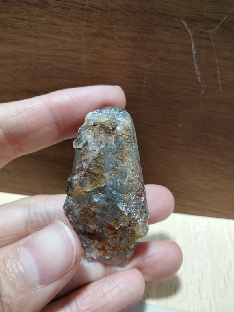 国産鉱物　山梨県　塩山竹森山　天然水晶　　トルマリン入り水晶　 番号1009