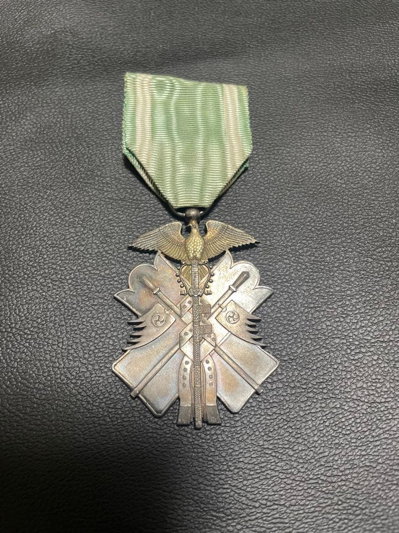 旧日本軍 軍人授与 金鵄勲章 功七級 純銀 - メルカリ