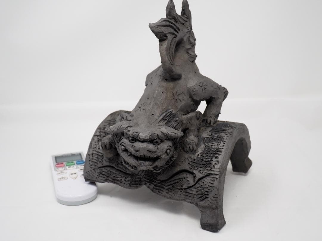 シーサー　瓦　沖縄産　琉球　守り神　鬼瓦　縁起物　破邪