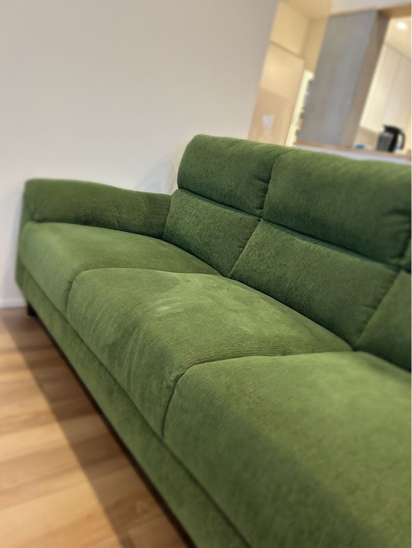 【美品】ソファー　ベロア生地　モスグリーン　三人掛け