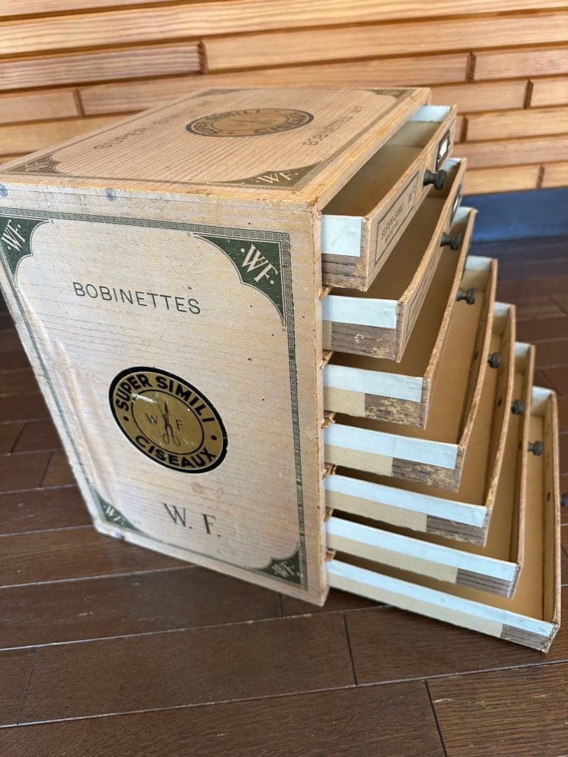 フランスアンティーク 昔の手芸屋さんのディスプレイ棚スプールキャビネット