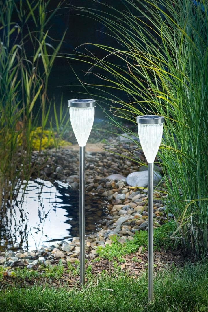 ★スタイリッシュモダンな光！ソーラー ライト２個組 76 cm ステンレスポール