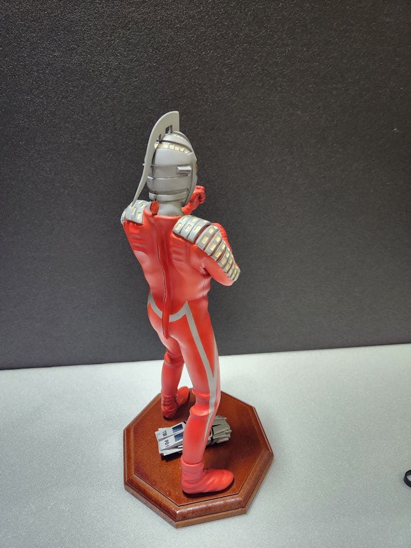 【究極のプロ完成品No21】圓句昭浩原型　ウルトラセブン　レジン　ポインター付属