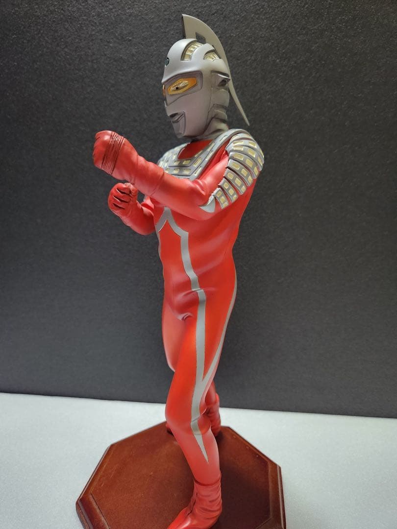 【究極のプロ完成品No21】圓句昭浩原型　ウルトラセブン　レジン　ポインター付属