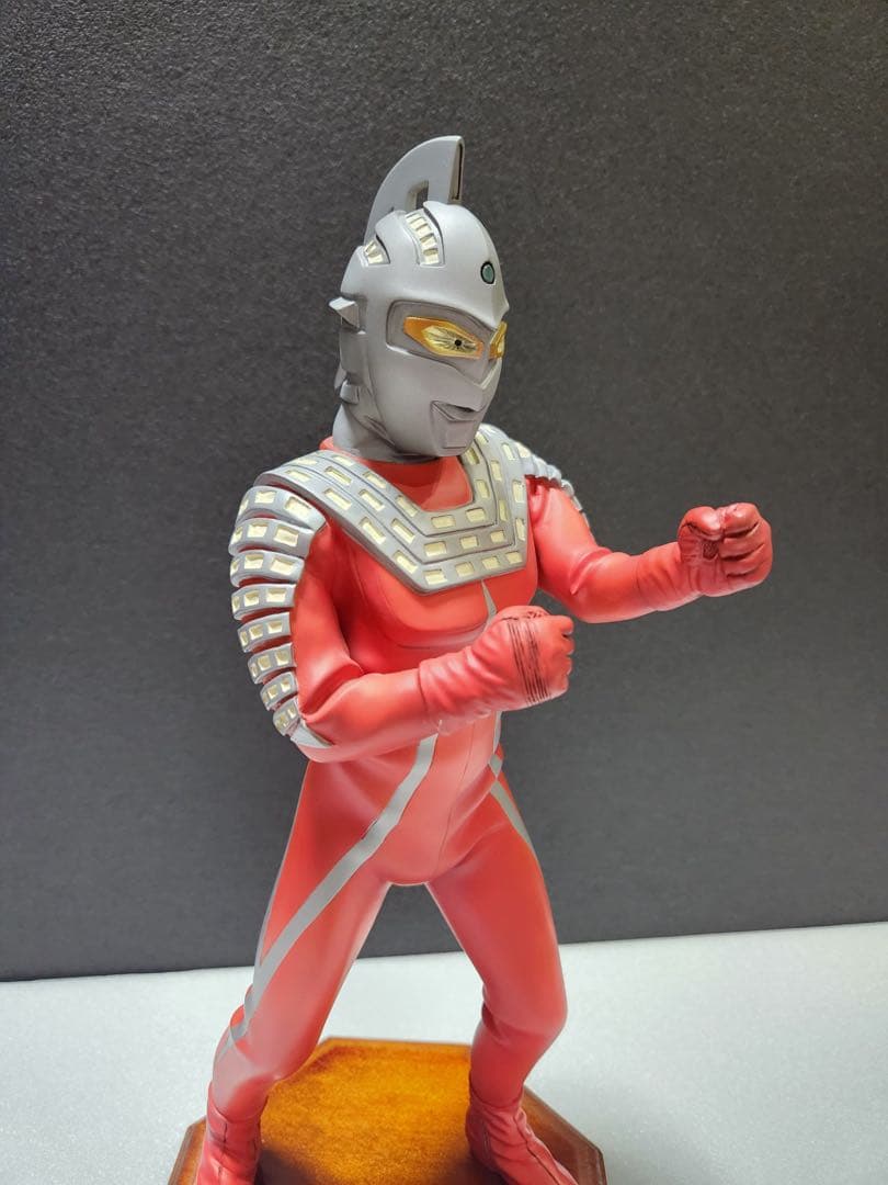 【究極のプロ完成品No21】圓句昭浩原型　ウルトラセブン　レジン　ポインター付属