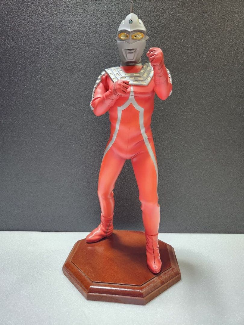 【究極のプロ完成品No21】圓句昭浩原型　ウルトラセブン　レジン　ポインター付属