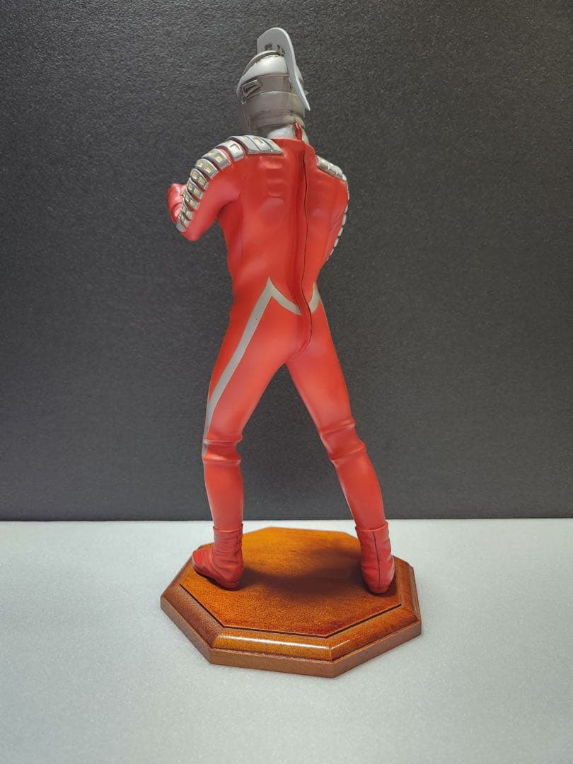 【究極のプロ完成品No21】圓句昭浩原型　ウルトラセブン　レジン　ポインター付属