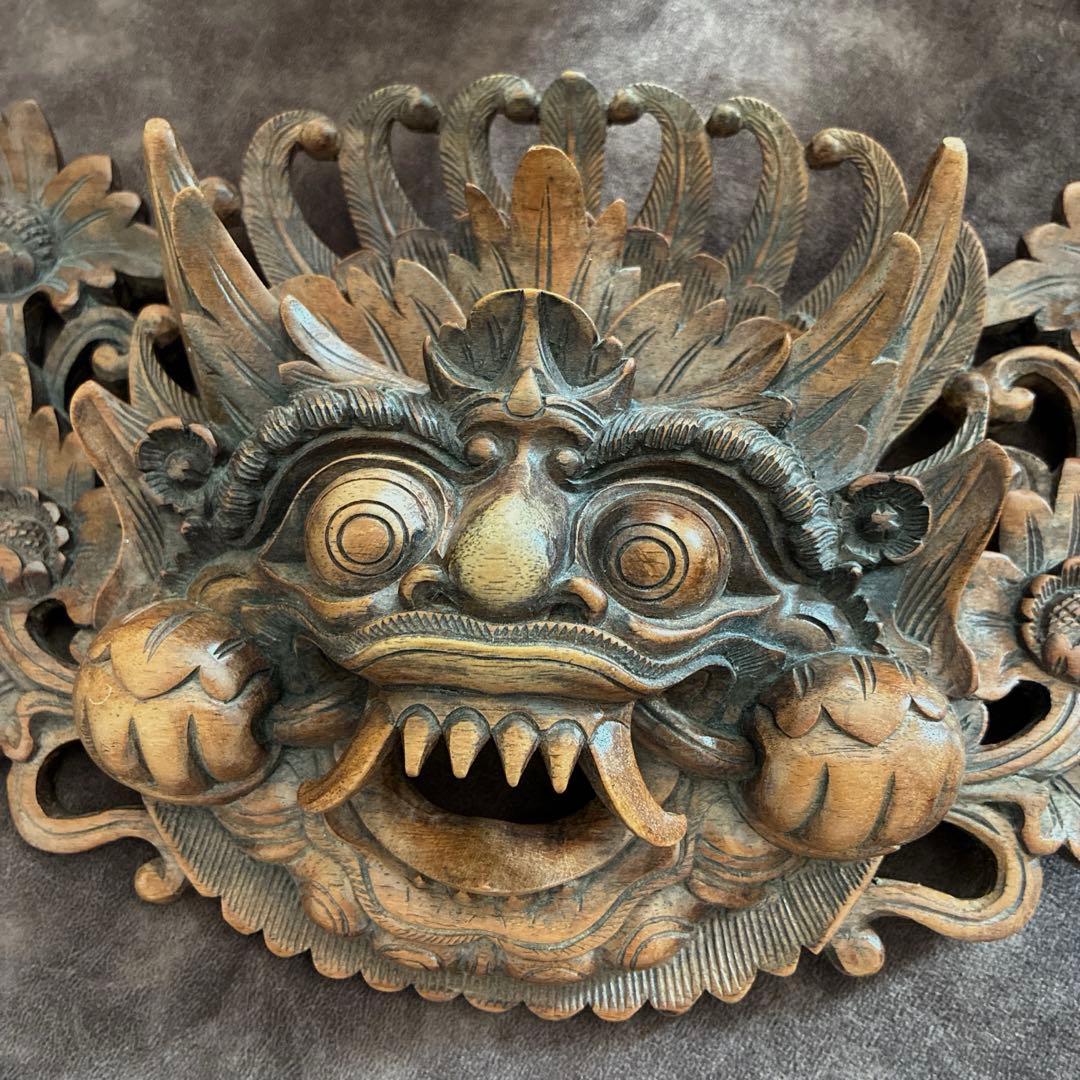 聖獣 バロン バリ島 手彫り 木彫 エスニック　壁掛け　魔除け　長さ31㎝
