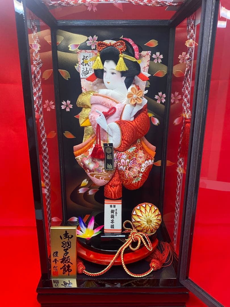 羽子板　振袖　ガラスケース１３号・サイズ間口約２９×奥行約１９×高さ約５５㎝