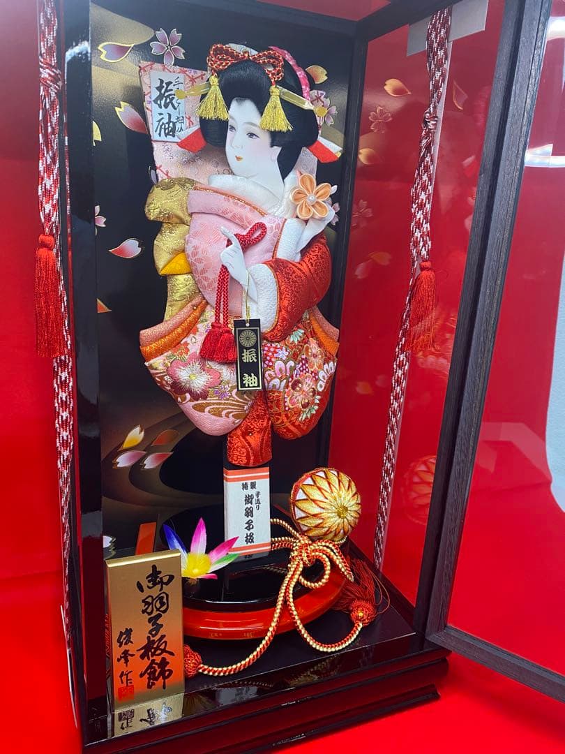 羽子板　振袖　ガラスケース１３号・サイズ間口約２９×奥行約１９×高さ約５５㎝