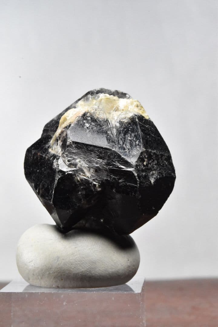 ブラジルミナスジェライス州産 スモーキーアメジストセプター