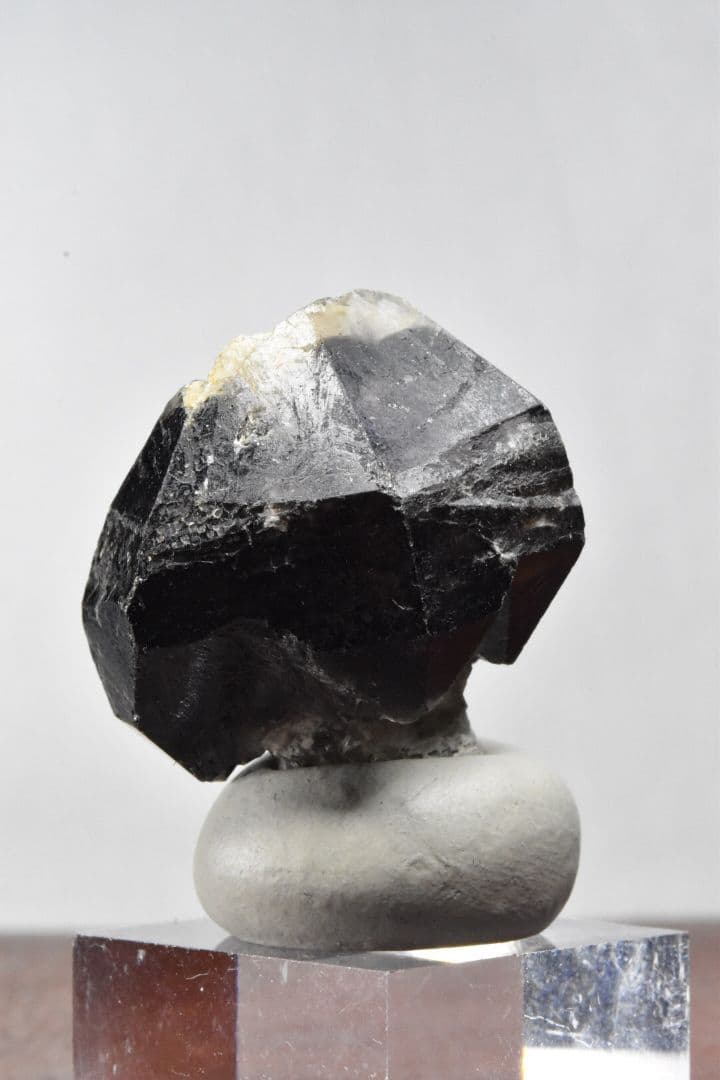 ブラジルミナスジェライス州産 スモーキーアメジストセプター