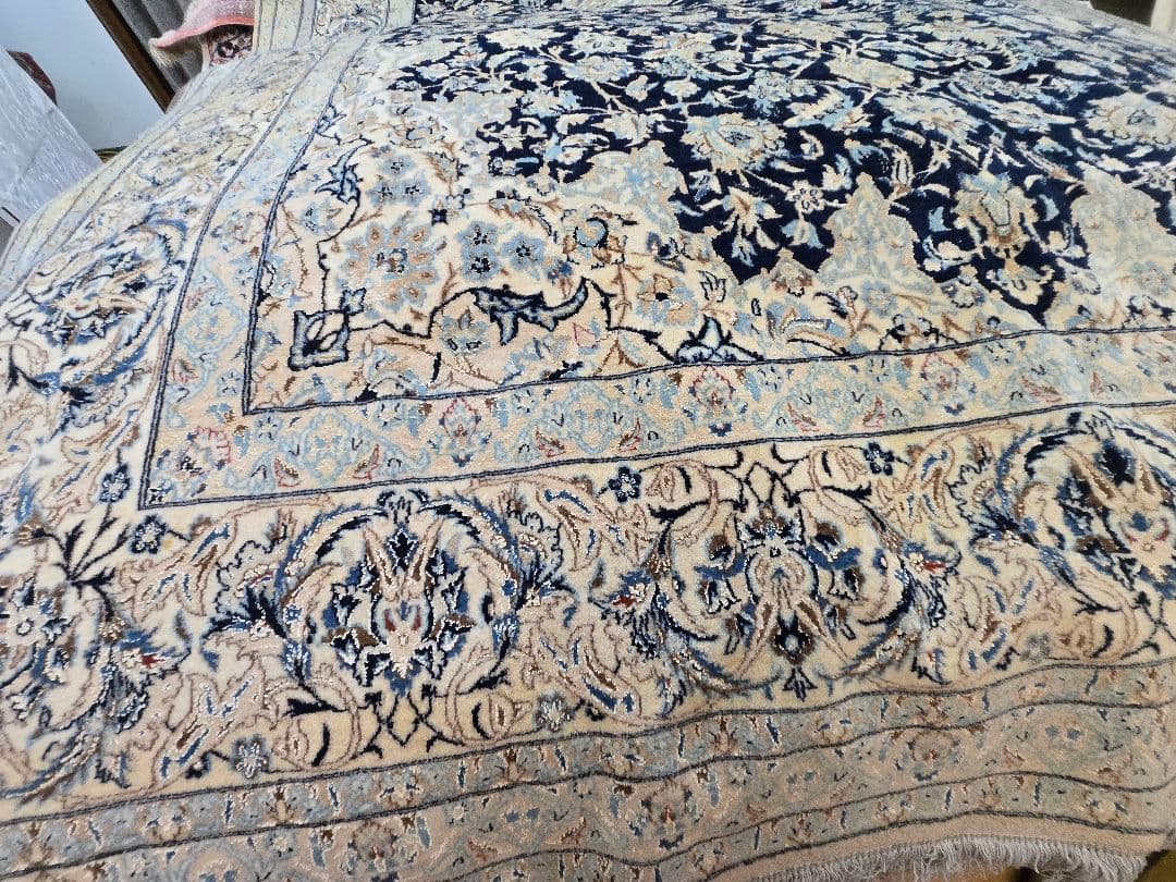 ペルシャ絨毯 ナイン産 素材シルクとウール手織り4LA サイズ305×190cm