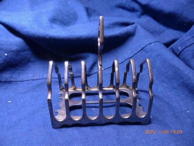 アンティークなシルバーフィールドのコースタースタンド。ホールマーク有　340g