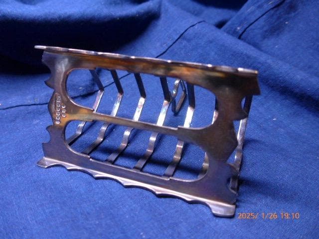 アンティークなシルバーフィールドのコースタースタンド。ホールマーク有　340g