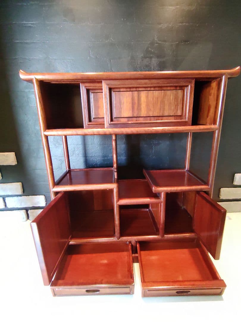 骨董品　戸棚　引き出し